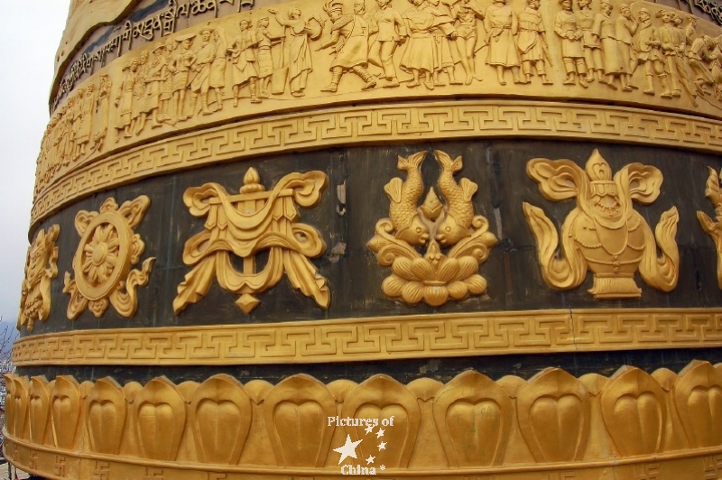 Giant prayer wheel