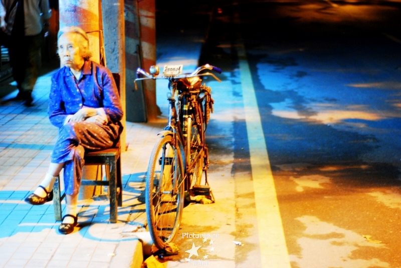 The old woman and the bicycle