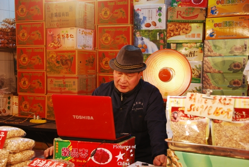 Xinjiang fruits seller